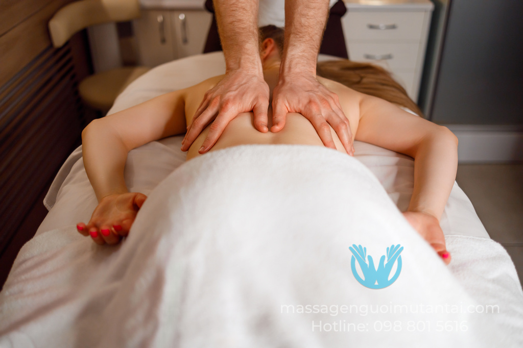 massage giảm đau cơ