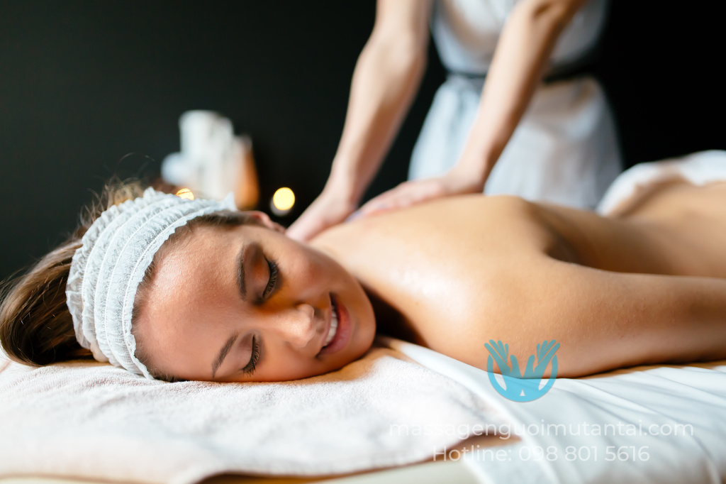 massage đầu giảm stress