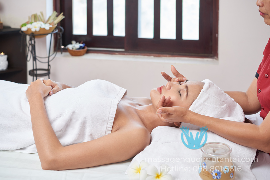 massage đầu giảm stress
